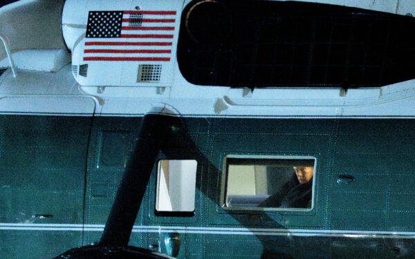 Kritiškas incidentas ore: Trumpo delegacija buvo priversta keisti planus