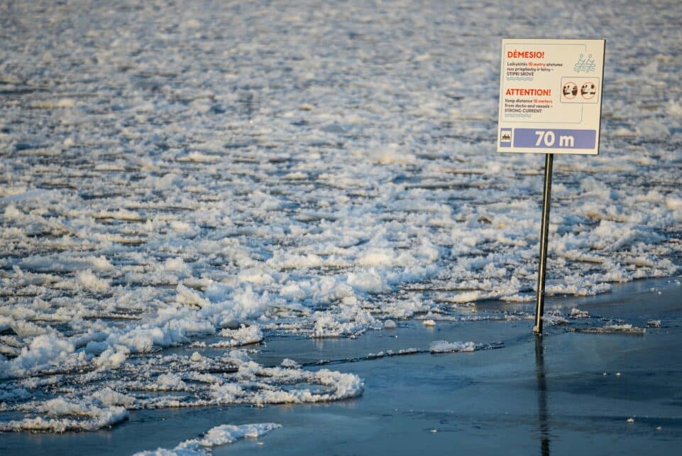 Užšalusi Neries upė Vilniuje. ELTA / Žygimantas Gedvila