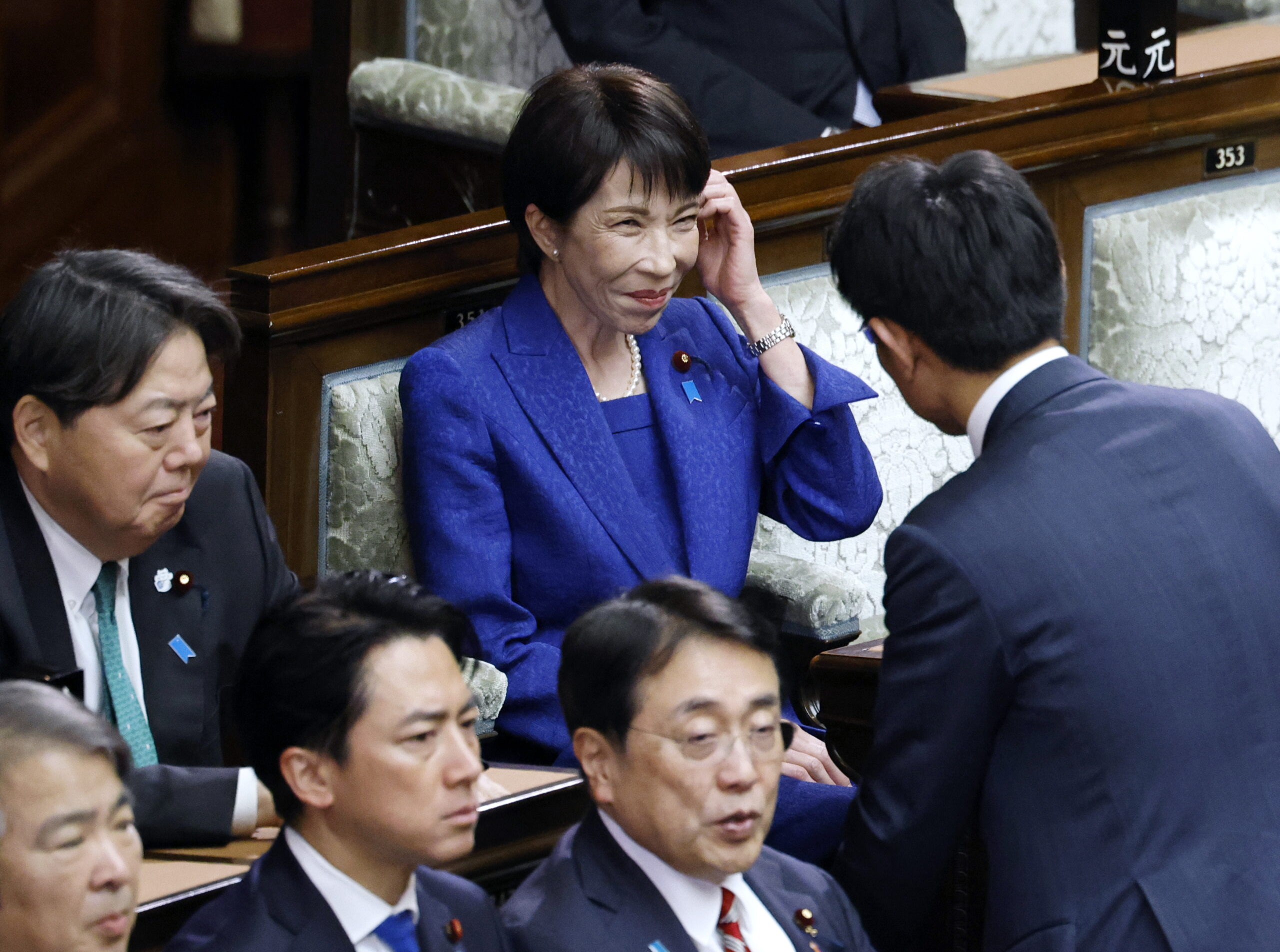 Japonijos premjerė imasi drąsaus žingsnio: stato viską ant vienos kortos