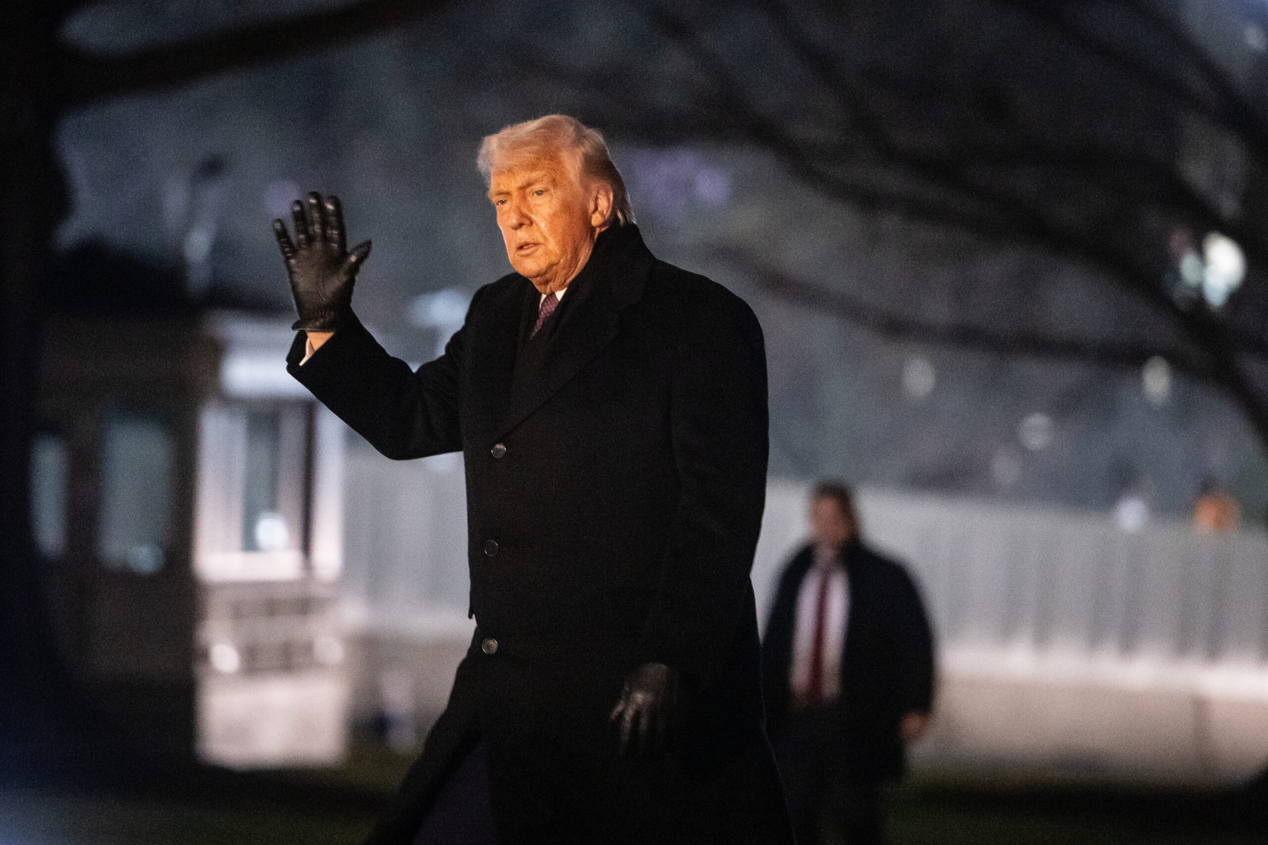Kritiška akimirka Artimuosiuose Rytuose: Trumpas siunčia JAV armadą Irano link