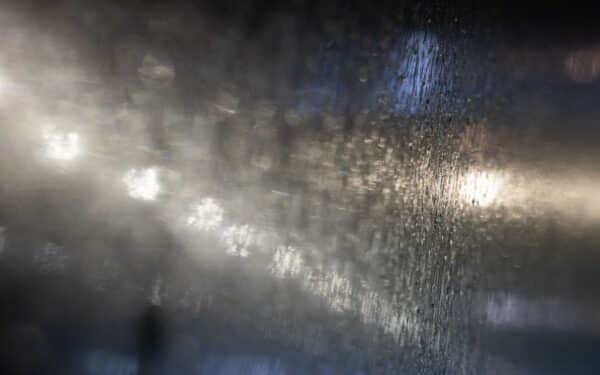 Vairuotojams ir pėstiesiems blogos žinios: sinoptikai įspėja būti itin atsargiems