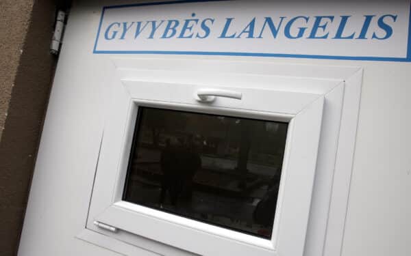 Pirmas toks atvejis Lietuvoje šiais metais: Šiauliuose gyvybės langelyje palikta naujagimė