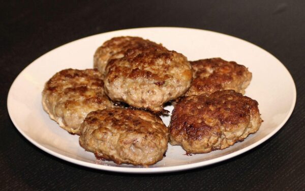 Neapsigaukite pirkdami faršą kotletams: mokslas paaiškina, kodėl nugarinė yra geriau už sprandinę