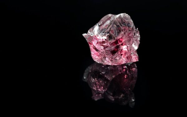 Didžioji Britanija meta iššūkį Kinijos dominavimui: prasidėjo kova dėl ateities metalų