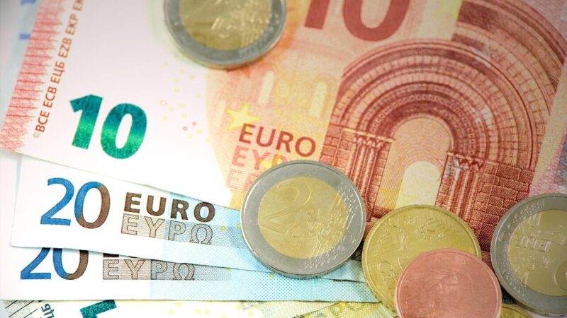 GPM reforma smogė dirbantiesiems, bet paliko neliečiamus dividendus: privilegijos ar pažanga?