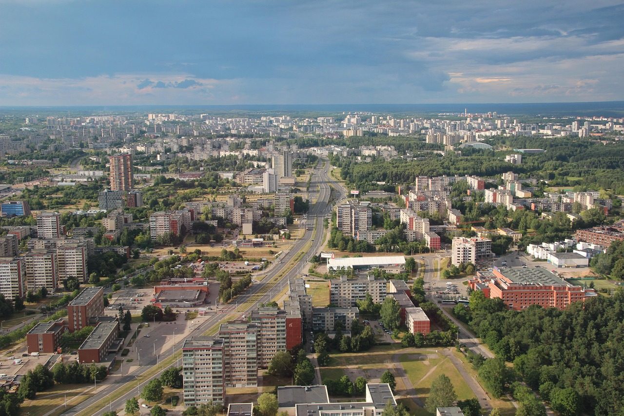 Šis Baltijos regiono miestas Lietuvius traukia kaip išprotėjusius: apklausa parodė, kas jame patraukliausia naujakuriams
