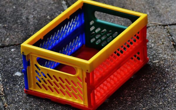 Šiltnamis per 15 minučių: kodėl patyrę sodininkai nebeišmeta plastikinių dėžių?