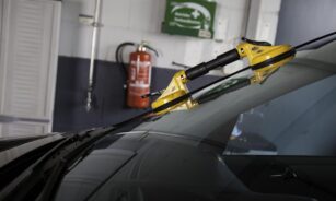 glass, car glass, broken glass, car, disc, accident, car wallpapers, damage, car washer, front window, splinter, changing discs, carglas, exchange, windshield repair, oswald