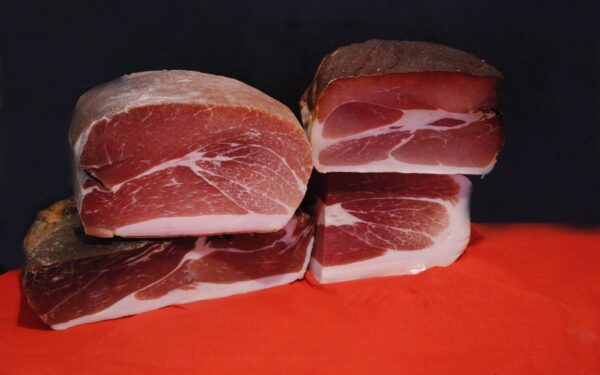 Mitybos ekspertai sugriauna mitus apie lašinius: šis produktas gali stiprinti sveikatą