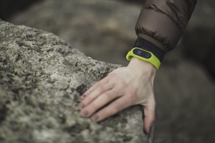 green, band, exercise, tracker, fitness, health, fitbit, display, statistics, wristband, fashion, fitbit, fitbit, fitbit, fitbit, fitbit