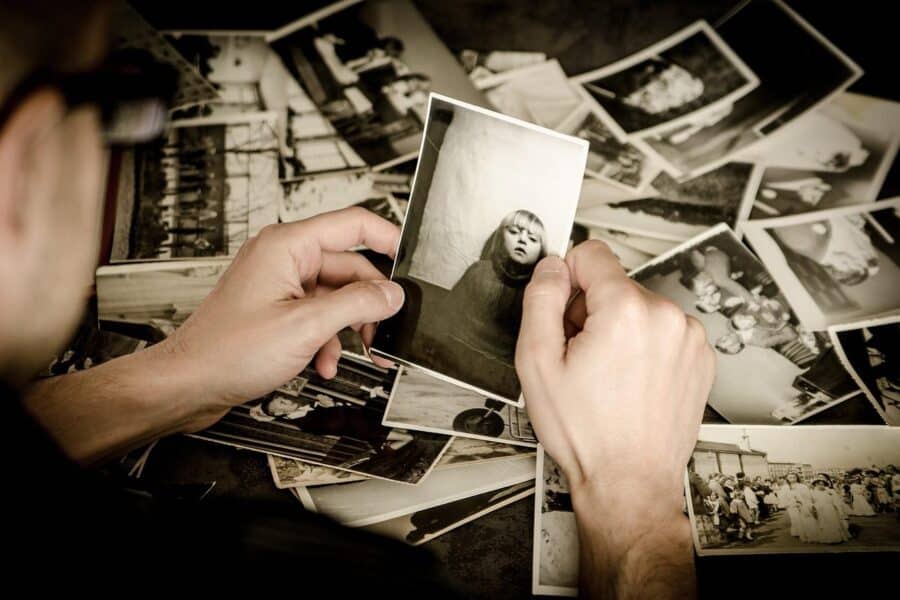 photos, hands, hold, old, old photographs, photography, reminisce, memories, vintage, nostalgia, souvenir, black and white photography, photographer, developed photos, photos, photography, memories, memories, memories, memories, memories