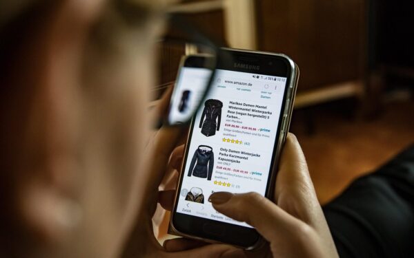 Lietuviai perka internetu kaip niekad: nauji skaičiai stebina net ekspertus