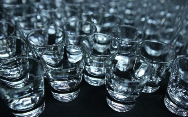 80 litrų raugo ir nelegali įranga: Mažeikiuose pradėtas tyrimas