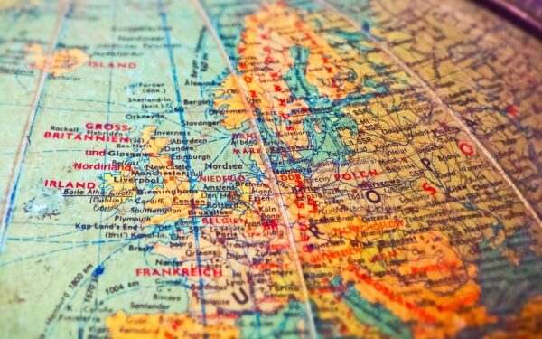 Ne tik Trumpas: ekonomistė įvardijo 7 grėsmes, kurios gali sukrėsti 2026 metais