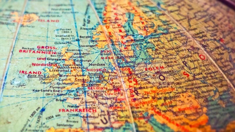 Ne tik Trumpas: ekonomistė įvardijo 7 grėsmes, kurios gali sukrėsti 2026 metais