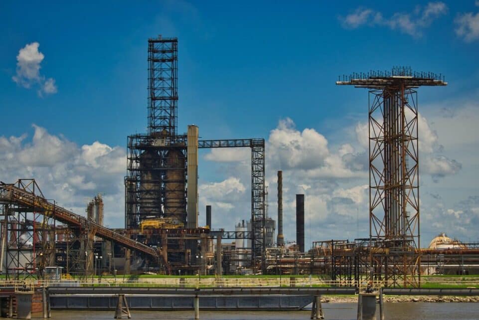 oil refinery, industry, oil, nature, mineral oil, architecture, factory, factory building, pipeline, towers, rusty, industrial plant, ugly, old, heavy industry, stole, usa, new orleans, plant