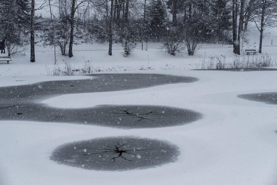 winter, snow, water, lake, frost, frozen ice cream, danger, dangerous, burglary, idyll, cold, snowfall
