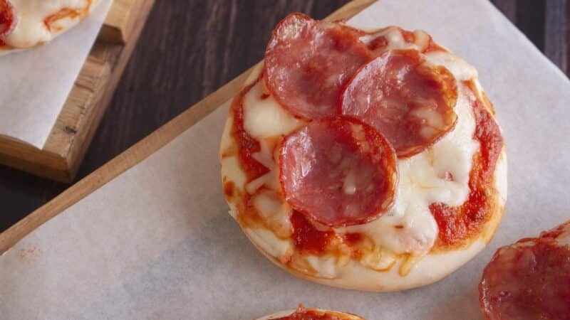 Mini picos kaip mokykloje: pigus receptas, kurį akimirksniu pamėgs visa jūsų šeima