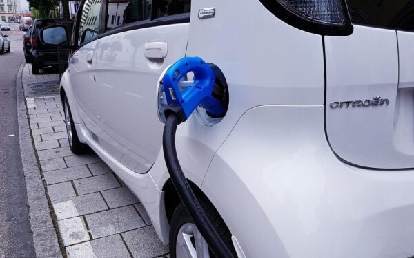 Maži elektriniai automobiliai grįžta: kaip 2026 m. jie gali sukelti revoliuciją Europoje