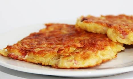 reibekuchen, potato pancakes, potato, flour, egg, pan, applesauce, reibekuchen, reibekuchen, potato pancakes, potato pancakes, potato pancakes, potato pancakes, potato pancakes, applesauce