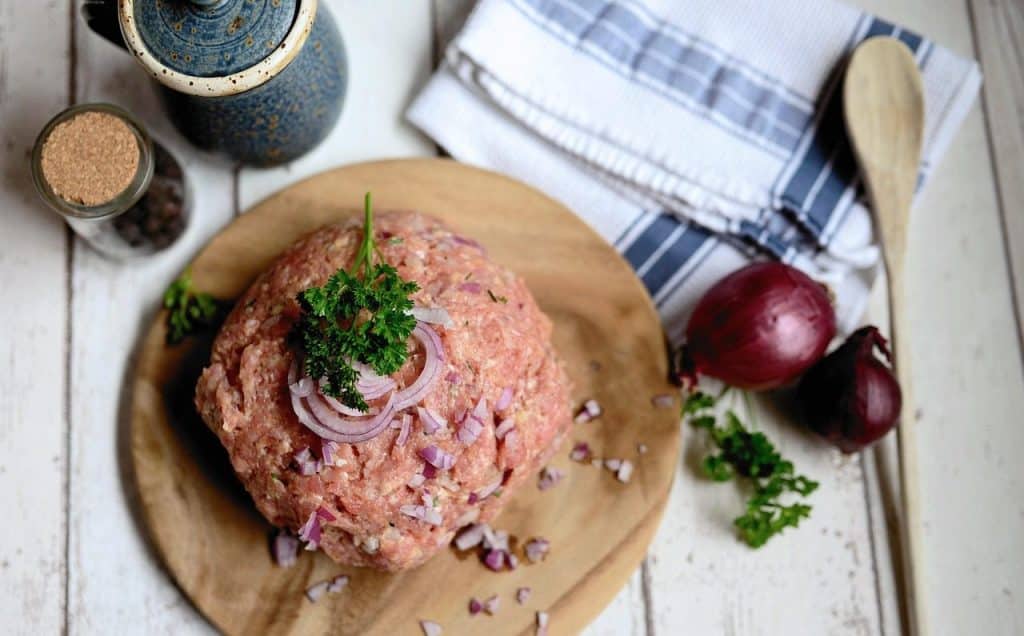 minced meat, meat, meatloaf, ground meat, raw meat, onions, preparation, meal preparation, flat lay, meatloaf, meatloaf, meatloaf, meatloaf, meatloaf, ground meat, ground meat, ground meat