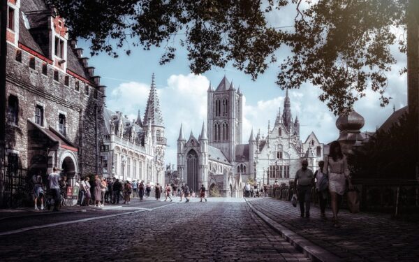 Belgijoje statybininkai neteko žado: štai ką po naujo daugiabučio pamatais slėpė sena pilis