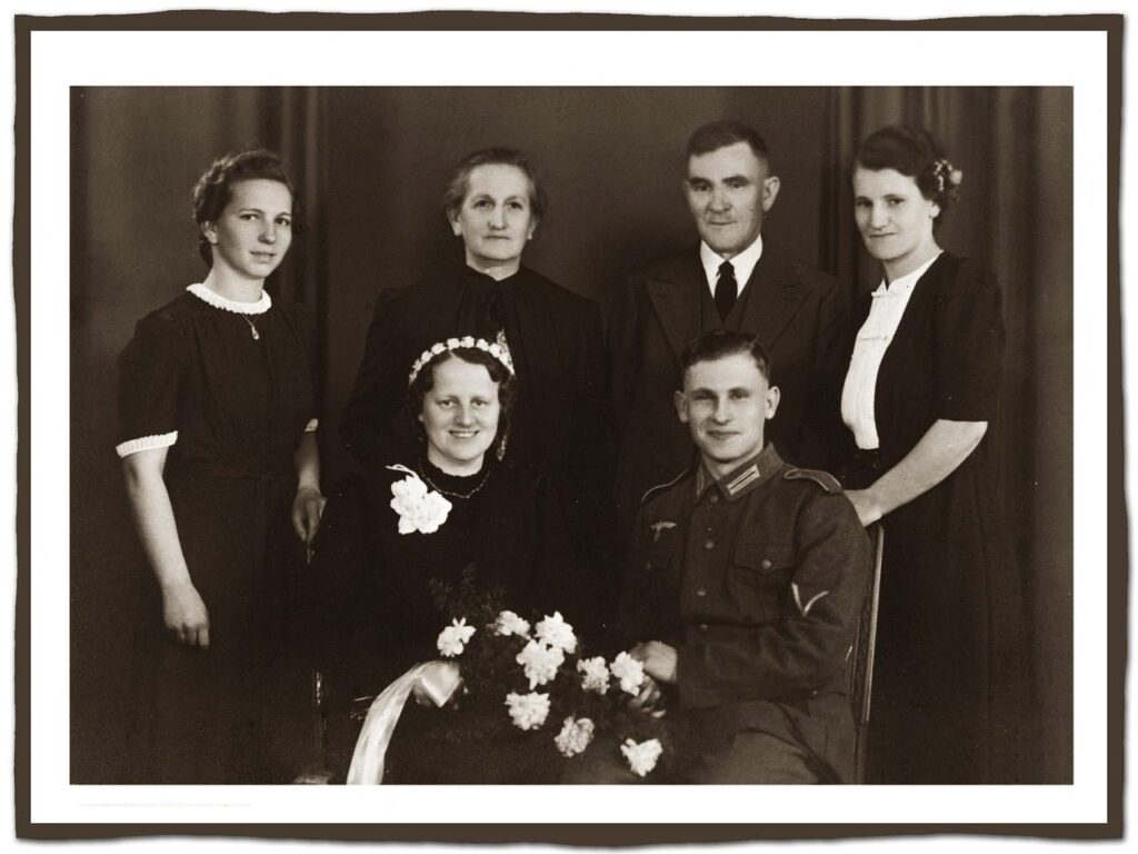 photo, old, family, wedding, man, woman, soldier, german