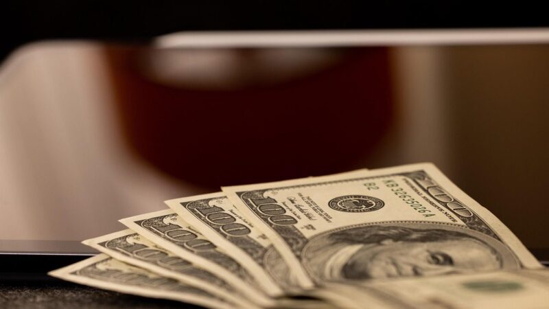 Čilėje vyrui netyčia pervedė 330 kartų didesnę algą: sužinokite, kodėl teismas leido pinigus pasilikti