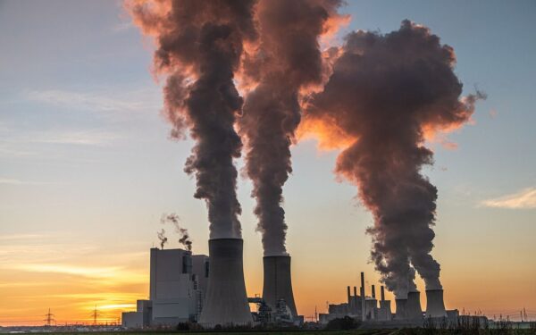 Klimato krizės akivaizdoje – žingsnis atgal: Baltieji rūmai skelbia naują kursą dėl šiltnamio efektą sukeliančių dujų