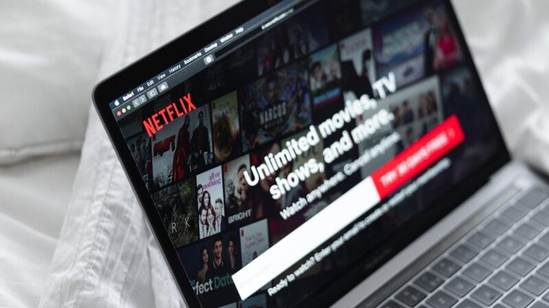 Brangiausia „ne“ istorijoje: kodėl „Warner Bros.“ pasirinko ne „Netflix“ milijardus?