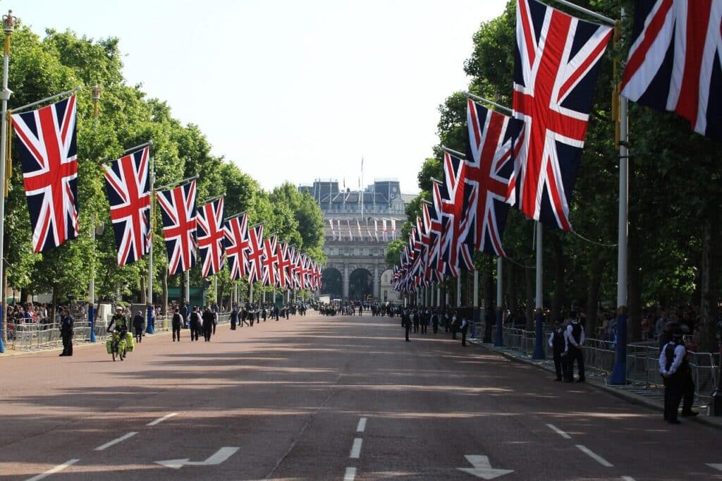 the queen's platinum jubilee, union jack flags, cavalry, guards, united kingdom, admiralty arch, queen's birthday parade, queen elizabeth ii, royal family, british royal family, uk, london, royal family, royal family, royal family, royal family, royal family