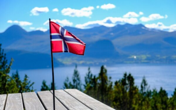 Epsteino skandalas Europoje gilėja: Norvegija pradėjo vidinį tyrimą, nušalinta diplomatė