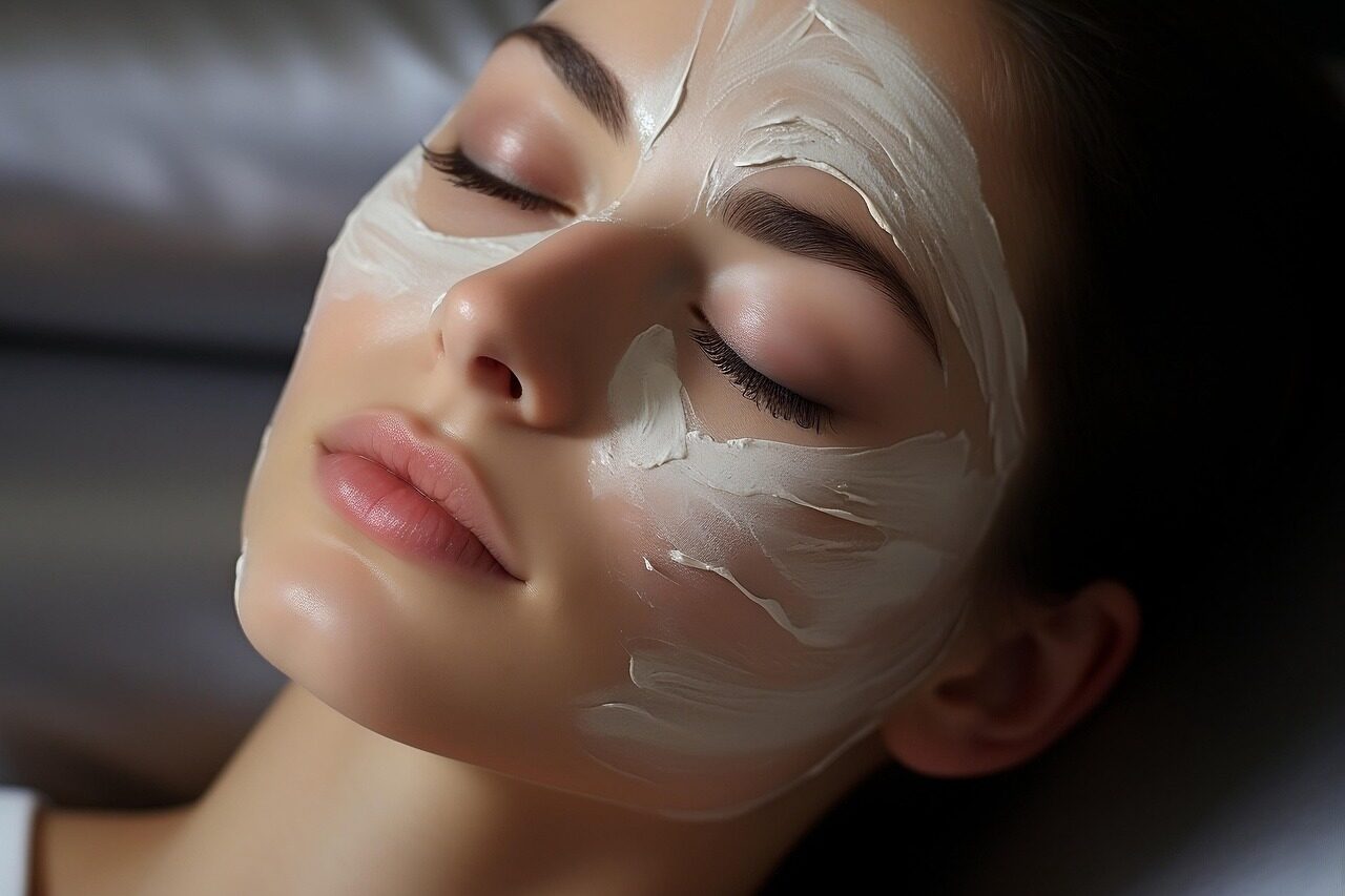 Dermatologus stebinanti kaukė už kelis centus: oda atjaunėja per 15 minučių
