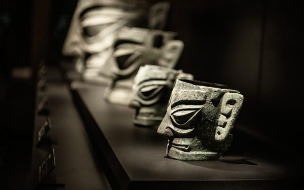 Tūkstančius metų po žeme gulėjo ginklas iš kosmoso: ką slėpė paslaptingoji Sanxingdui kultūra?