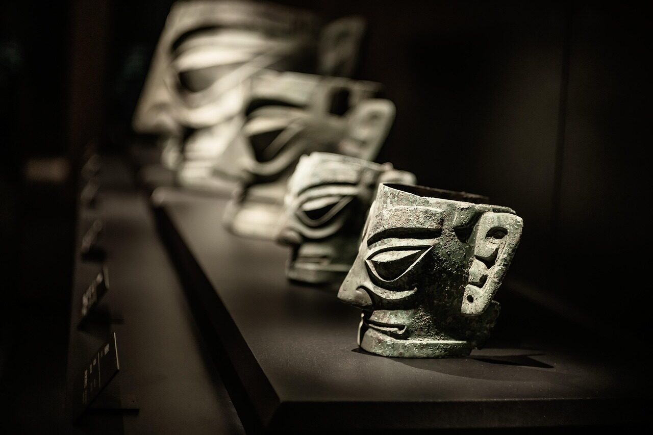 Tūkstančius metų po žeme gulėjo ginklas iš kosmoso: ką slėpė paslaptingoji Sanxingdui kultūra?