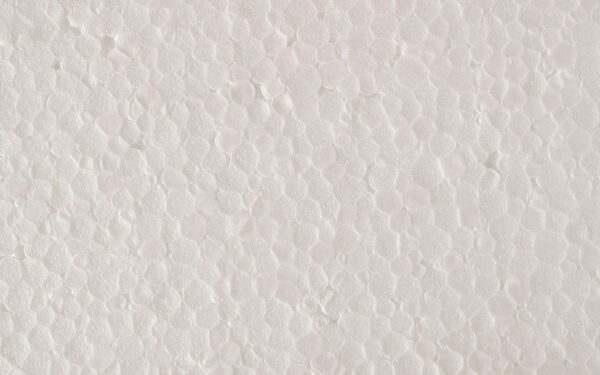 Neišmeskite putplasčio: šis šiukšle laikomas daiktas išgelbės jūsų sodą nuo šalnų