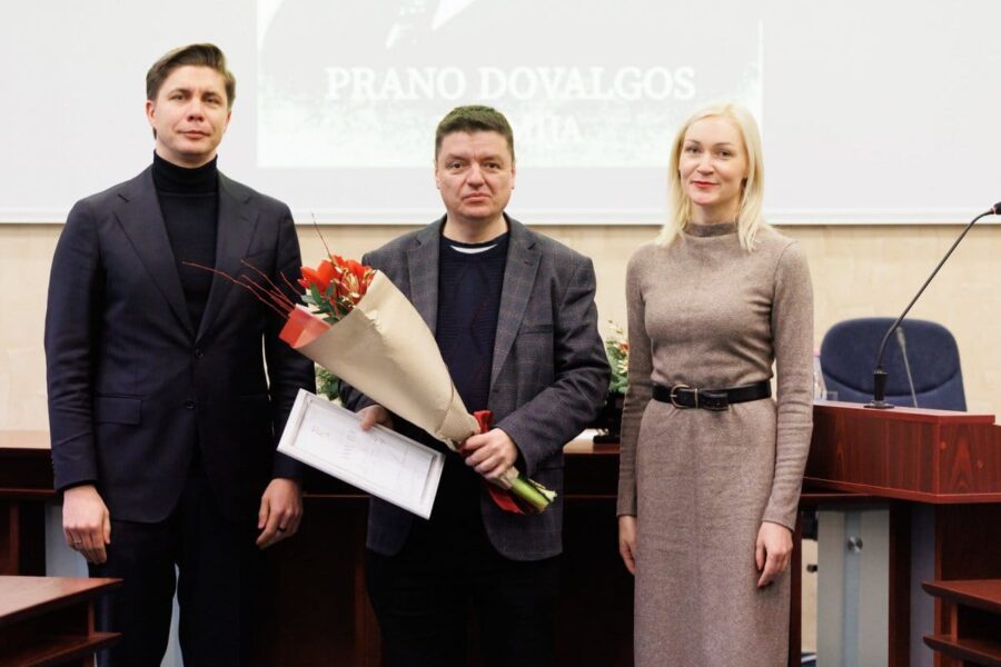 Prano Dovalgos premija – Ramūnui Čičeliui už straipsnį apie literatūrinius vertimus