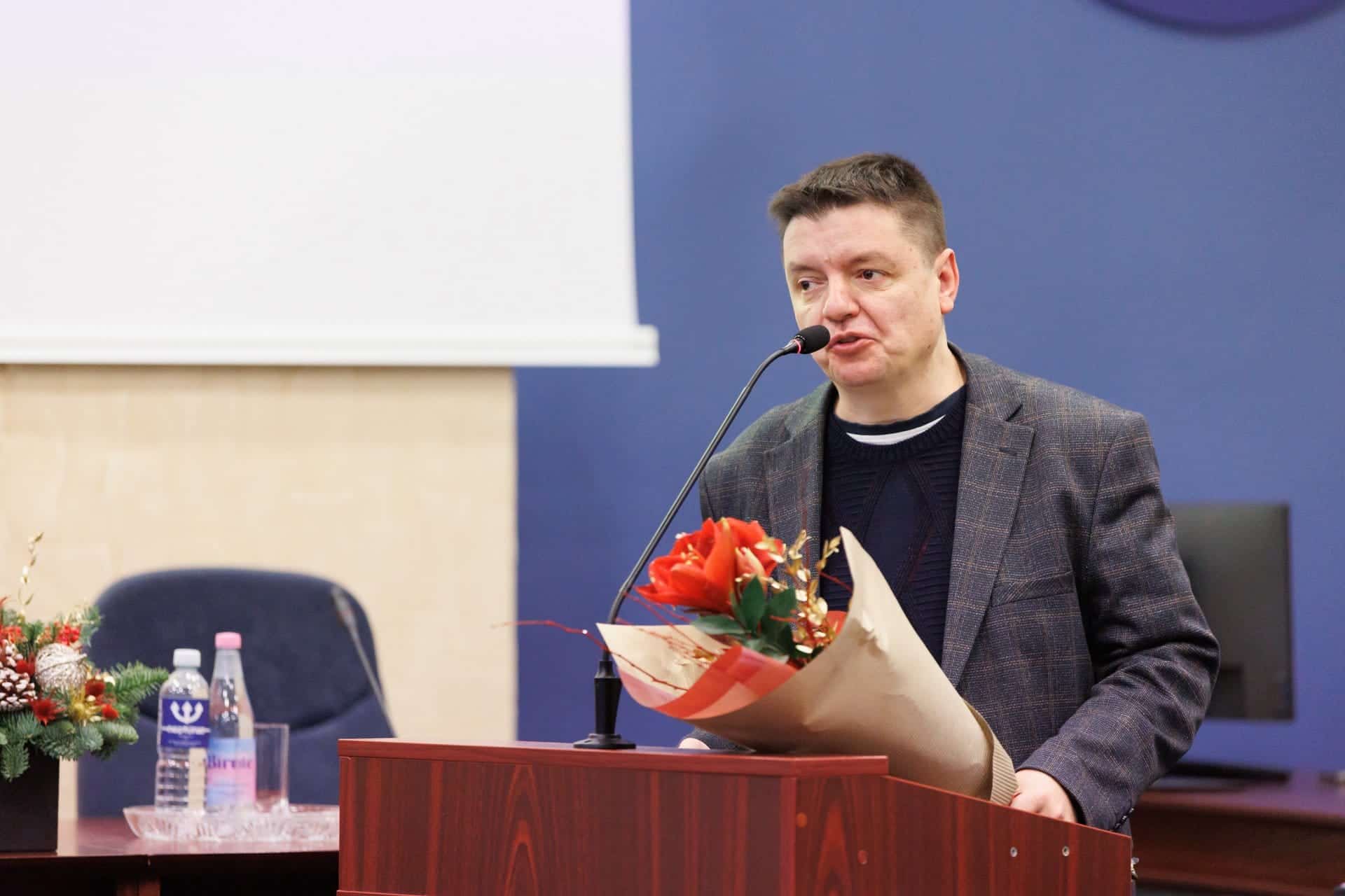 Prano Dovalgos premijos įteikimo akimirka