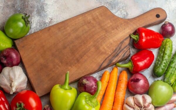 Pjaustymo lentelė tapo tikru bakterijų lizdu, trys būdai kaip tinkamai ją nuvalyti