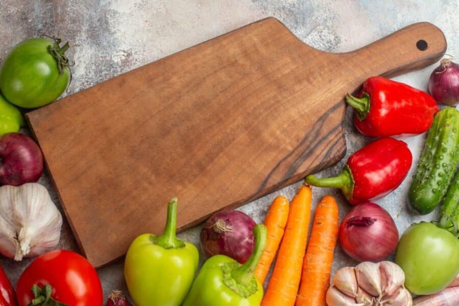 Pjaustymo lentelė tapo tikru bakterijų lizdu, trys būdai kaip tinkamai ją nuvalyti