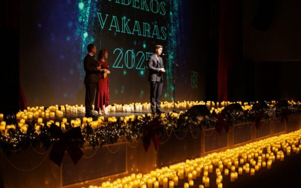 Garbingiausias Jonavos rajono savivaldybės apdovanojimas įteiktas visai bendruomenei