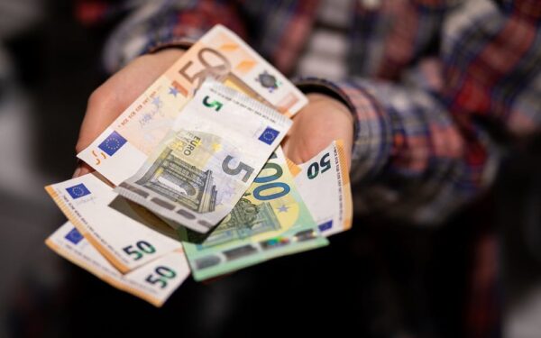 Vėluos išmokos vaikams ir individualios tikslinės kompensacijos