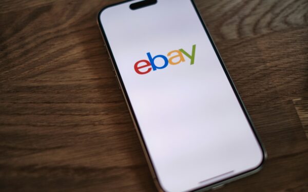 Milžiniški pokyčiai „eBay“: štai kodėl 800 žmonių netenka darbo, o įmonė leidžia milijardus