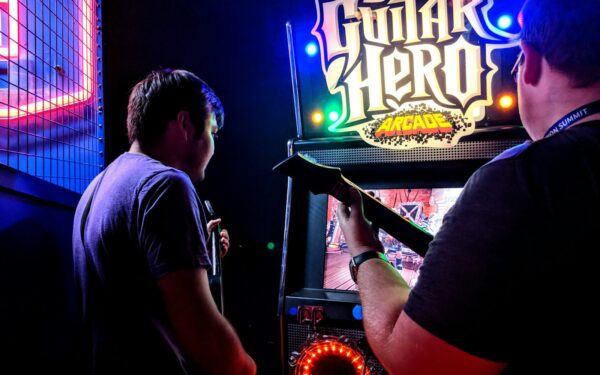 „Guitar Hero“ kūrėjai grįžta: naujas žaidimas privers jus vėl griebti gitarą
