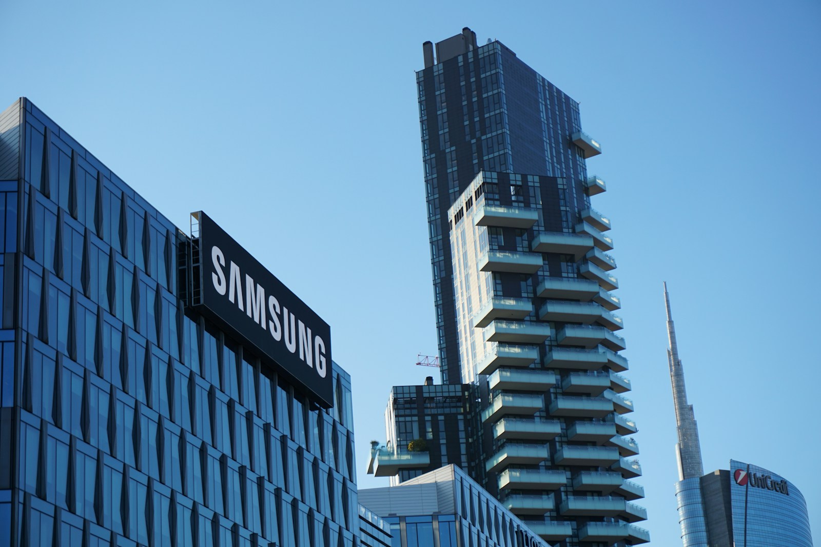 „Samsung“ susigrąžino karūną: 2025 m. pabaigoje bendrovė vėl tapo pasauline DRAM atminties lydere