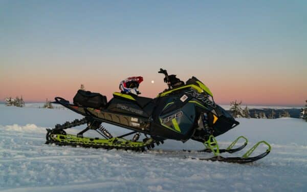 Šiauliuose neblaivus vyras vairavo sniego motociklą, jam gresia baudžiamoji atsakomybė