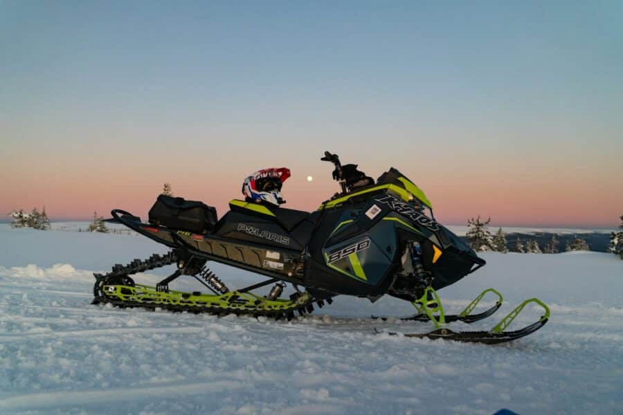 Šiauliuose neblaivus vyras vairavo sniego motociklą, jam gresia baudžiamoji atsakomybė
