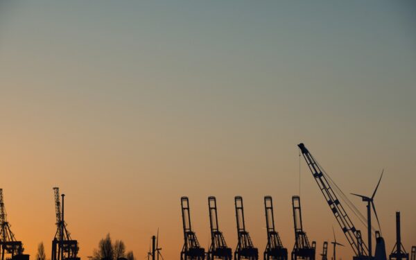 Rusų atakoms nesiliaujant, Zelenskis siekia didinti energijos importą