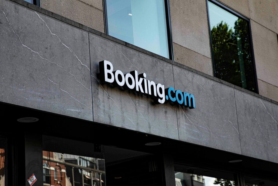 a sign on the side of a building that says bookking com