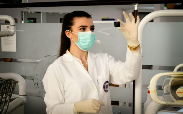 Valdžios planai jauniesiems gydytojams smogė kaip šaltas dušas: tai dar labiau pablogins sveikatos sistemą
